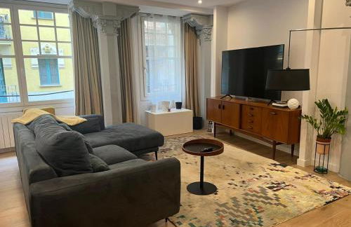 Palacete Frente al Casco Viejo de Bilbao - Foto 1