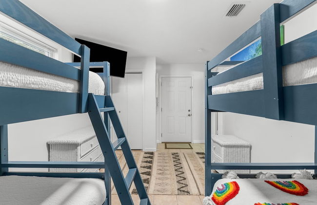 Lux min to Beach and Hospital with Hot Tub - Foto 9