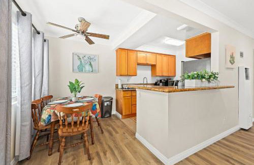 Bright & Cozy Getaway-10min to Downtown LA - Foto 50