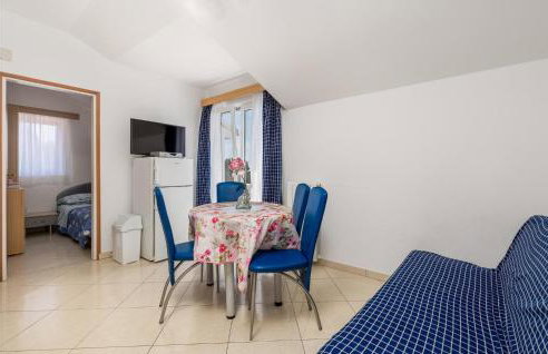 Stunning Apartment In Punta Kriza - Foto 4