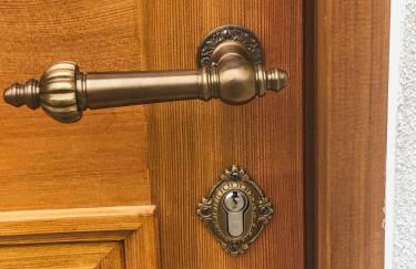 Gehobenes Ambiente in historischer Wohnung - Photo 37