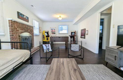 Spacious family friendly home with game room by UNC Charlotte - Foto 7