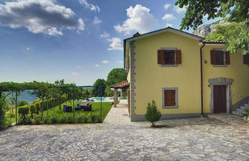 Villa in Lupoglav With Pool Near the Sea - Foto 10