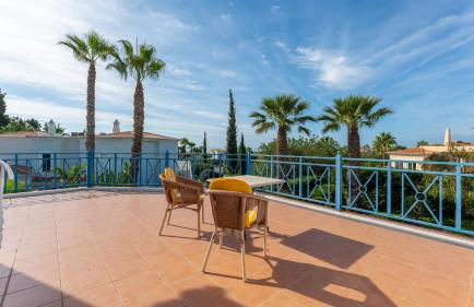 Bright 3 BDR Duplex House With Pool by LovelyStay - Foto 33