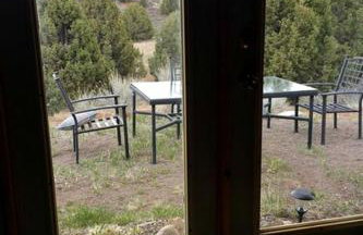 Spacious, Inviting Log Cabin Encircled by Wildlife in Utah - Foto 14