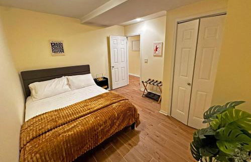 Spacious and Modern 3BD 2BA Home- Garage Parking! - Foto 8