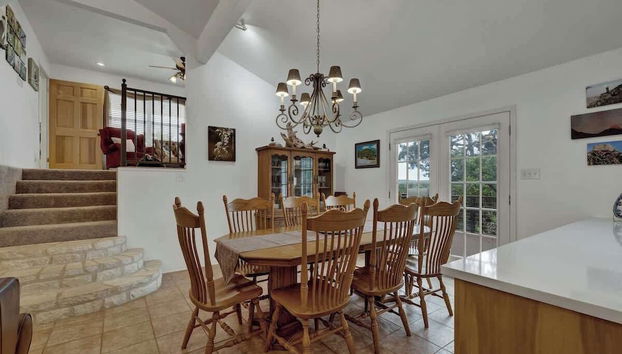 Serene Creek Front Home With Games+grill! - Foto 3, Habitación