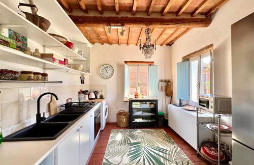 Two Bedroom Apartment with Breathtaking Views Large Balcony in a Cool Umbrian Village - Foto 9