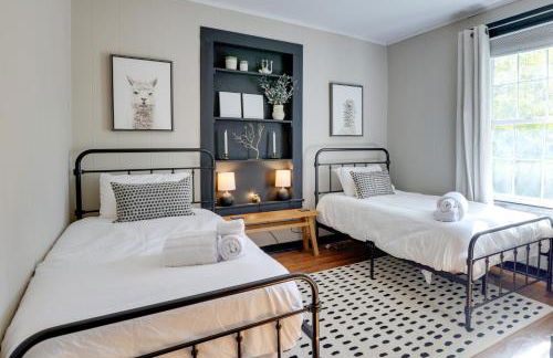 Mid-Century Modern Fayetteville Home Close to Town - Foto 15