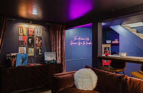 Hoosier Memories - Firepit, Pool Table, Steps to Campus - Photo 7