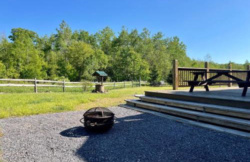 Spacious Salmon River Waterfront Lodge for 6 - Foto 45