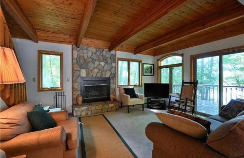 Spooner Shores - Wooded, Lakefront Retreat - Foto 14