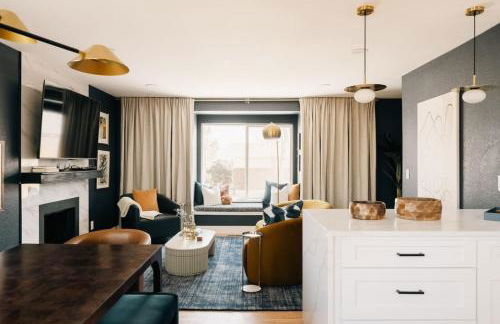 House of Noir Elan Stunning 6BR Designer Retreat - Photo 3