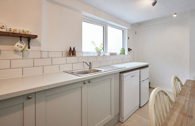 Host Stay Daisy s Cottage - Photo 14