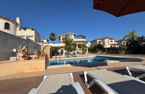 Maikran Premium Fantastic Family Villa with Pool - Foto 43