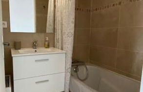 Beau Studio Cosy et calme - face à la gare de Rosny-sous-Bois - 20mn de Paris et Disneyland - Foto 9