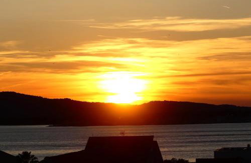 Seaside Serenity - Elegant Apartment with Stunning Sea Views - Foto 34