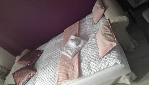 Chic 2 Bed Apartment with Free Parking- Recently Redecorated, 10 Minutes to City Centre - Foto 2