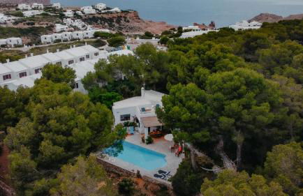 Villa en Cala Morell con piscina privada en el bosque - Foto 2