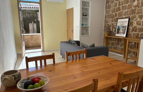 Renovated village house in peaceful town near Med - Air conditioning, balcony - Foto 8