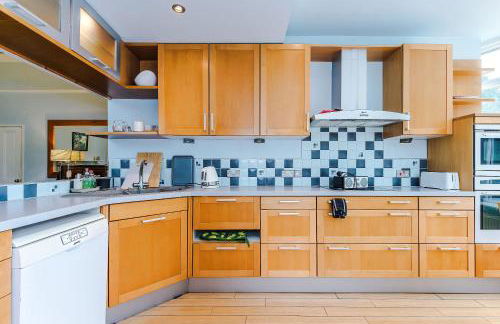 Modern 5BR Country Escape Hot Tub & Large Garden - Foto 29