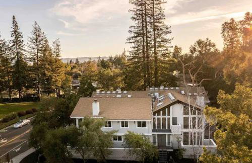 497-Upscale Family Home w AC & Patio near Meta & Stanford - Foto 2