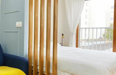 Chez les deux garçons - Foto 1