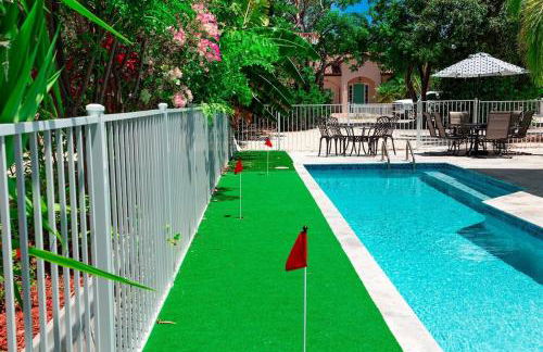 Sea Glass Dreams - Waterfront Pool Home, Mini Golf, Game Room, 110' Dock - Foto 50