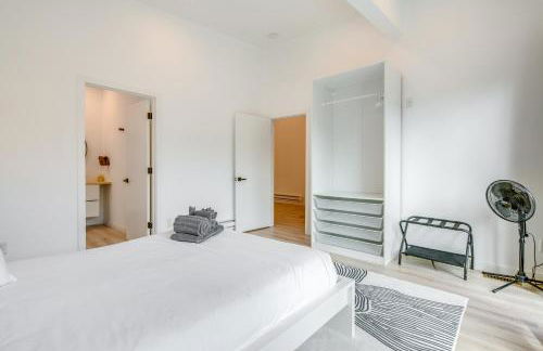 Hot Tub and Fire Pit Modern North Carolina Retreat - Foto 16