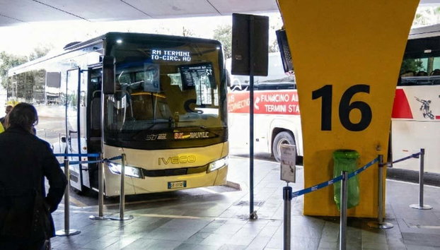 Rome Fiumicino Airport Shuttle Bus - Photo 5