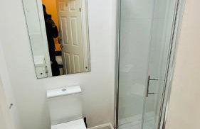 Welcome to This Newly renovated 4 bedroom cozy & charming home in Dagenham, East London - Foto 16