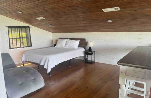 Ozark Escape - Hot Tub Mountain Views and Near Buffalo River - Photo 20