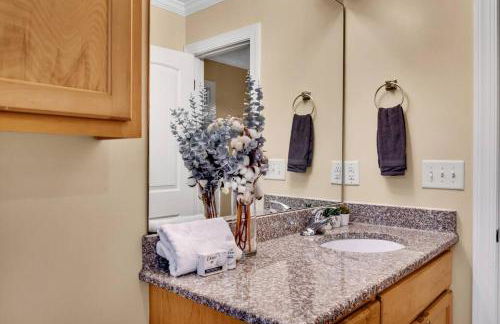 Cozy 2B Townhouse - Hot Tub - Foto 17