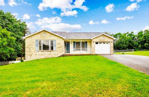 Pristine 3BR & 2bath Ranch style Near I-81 Hospitals & Downtown Martinsburg - Foto 21