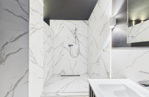 Jacuzzi LoveAparts Marki Romantic Getaway - Photo 42