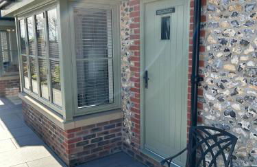 Blundens Holiday Lets - Kellingley - Photo 1