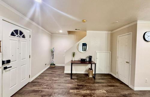 Cozy 4bed home close to everything around SF - Foto 2