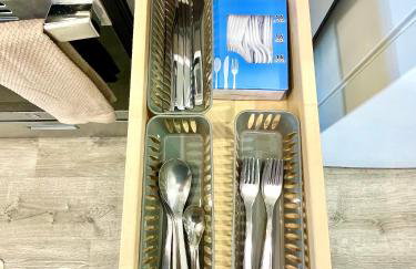 Cozy 3-Beds in 2-Bedrooms Apartment Near Quincy Adams - Foto 16