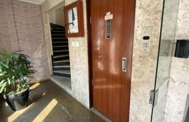 Apartamento com Estacionamento, Wi-Fi, Ar condicionado a 300 metros da Praia da Enseada no Guarujá. - Foto 37