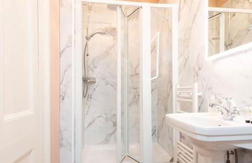 Manor Estate - Two Accommodation Wings - Sleeps 14 - Foto 34