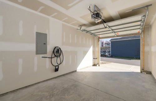 Stylish 3BR Getaway across Bristol Speedway - Foto 17