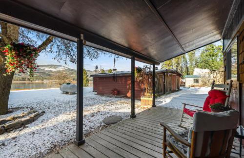 MacArthur Lakefront • Sunroom • Sleeps 6 - Foto 4