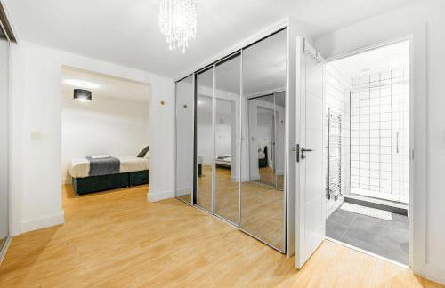Spacious 5-Bed Apartment for Groups · Free Parking - Foto 44