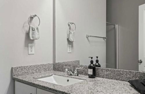 3BR Townhouse King Bed Garage Pineville - Foto 20