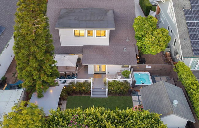 Luxe Backyard Oasis w/ Hot Tub Chic Design South Park Sanctuary - Foto 43