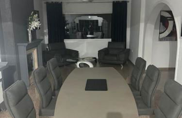 Large Villa in Maspalomas with Huge Private Pool, Jacuzzi & Gym - Foto 66