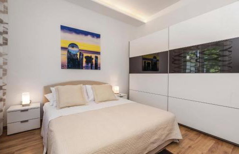 Cozy Home In Viskovo With Wifi - Photo 43