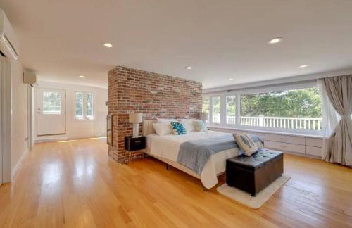 Cape Cod Home w/Ocean View, Roof Top, Pool & Hot Tub - Photo 13