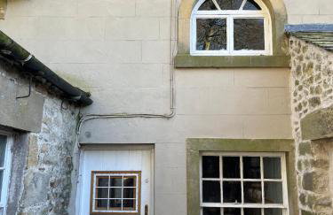 Sherlock Holmes Historic House - Photo 9