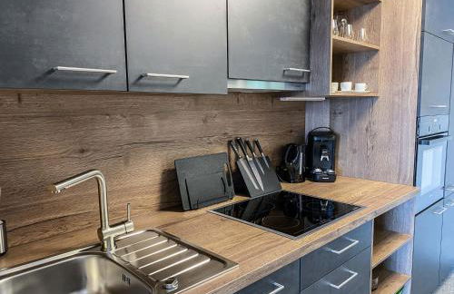 Relax-Apartments - Indoor-Pool - Sauna - Küche - kostenlos Parken - Balkon - teilweise Massagesessel - 85 Zoll Smart-TV - Foto 12